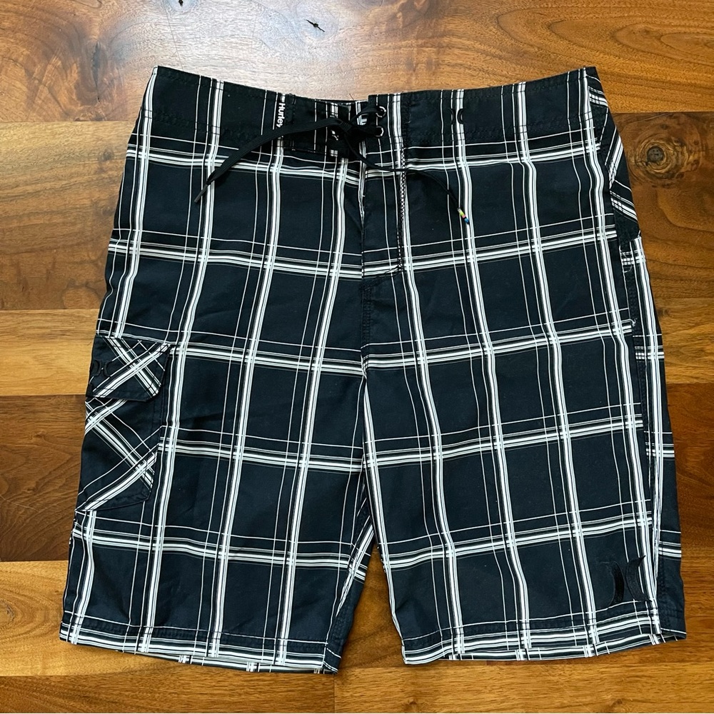 Hurley Men’s Black and White Board Shorts Size 32
